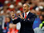 বিশ্বকাপে ৯৬ বছরের ঐতিহ্য ভেঙেছে: ব্রাজিলিয়ান কোচের অনুপস্থিতি