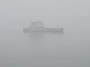 ঘন কুয়াশায় দৌলতদিয়া-পাটুরিয়া নৌপথে তিন ঘণ্টা ফেরি চলাচল বন্ধ