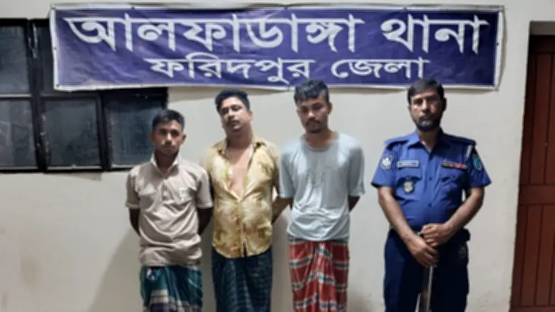 বিয়ের প্রলোভনে তরুণীকে ধর্ষণ, গ্রেপ্তার ৩