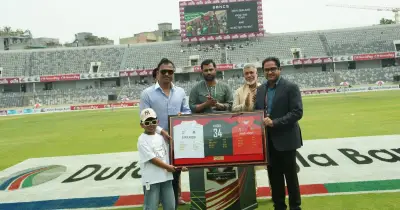 বিসিবির সম্মাননা পেলেন অবসরপ্রাপ্ত পেসার রুবেল হোসেন, আবেগঘন মুহূর্তে কৃতজ্ঞতা প্রকাশ