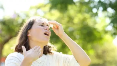 তীব্র তাপদাহে হিট স্ট্রোকের ঝুঁকি বাড়ছে, মার্কিন যুদ্ধজাহাজে ইরানের ড্রোন হামলা