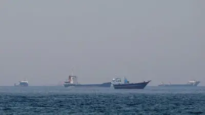 আটক জাহাজ ছাড়তে ইরানের হুঁশিয়ারি, দেশে নানা ঘটনায় উত্তেজনা