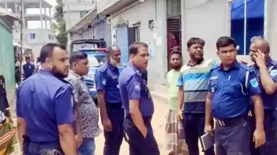 নওগাঁয় জমি বিরোধে ৪ হত্যা, বিএনপি-ছাত্রদল সংঘর্ষে ককটেল বিস্ফোরণ ও পুলিশ হামলা