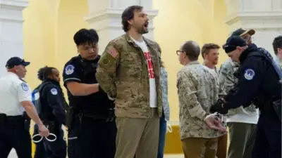 ইরান যুদ্ধ প্রতিবাদে সাবেক মার্কিন সেনাদের বিক্ষোভ, অর্থমন্ত্রীর সমঝোতা নাকচ ও অন্যান্য গুরুত্বপূর্ণ খবর