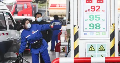 বিশ্ববাজারের সঙ্গে তাল মিলিয়ে চীনে পেট্রোল ও ডিজেলের দাম কমল