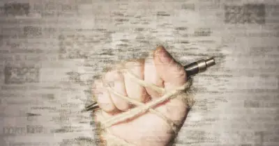 প্রধানমন্ত্রীর সংবাদপত্র স্বাধীনতার অঙ্গীকার: বক্তব্য নয়, প্রাতিষ্ঠানিক নিশ্চয়তা প্রয়োজন