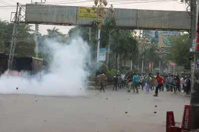 রাজশাহীতে শ্রমিক দলের ককটেল বিস্ফোরণ ও ভাঙচুর
