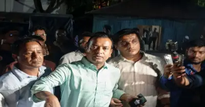 শাহবাগ থানায় ডাকসু নেতাদের ওপর জাসদের হামলা