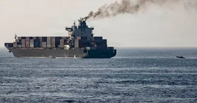 ওমান সাগরে মার্কিন জব্দ ব্যর্থ, ইরানি জাহাজ নিরাপদে পৌঁছেছে