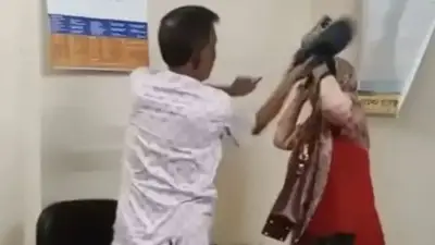 শিক্ষিকাকে জুতাপেটা, বিএনপি নেতা বহিষ্কার; মার্কেট-শপিংমল বন্ধের নির্দেশ