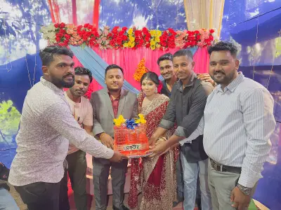 জ্বালানি সংকটে বউভাতে নবদম্পতিকে অকটেন উপহার