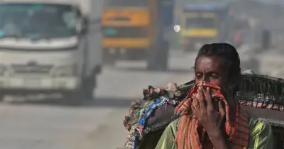 বায়ু দূষণে ঢাকা বিশ্বের তৃতীয়, দিল্লি শীর্ষে