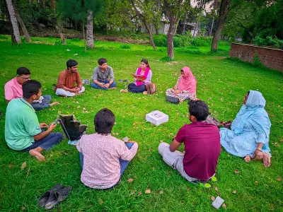খুলনা বন্ধুসভার পাঠচক্রে শঙ্খনীল কারাগার নিয়ে আলোচনা