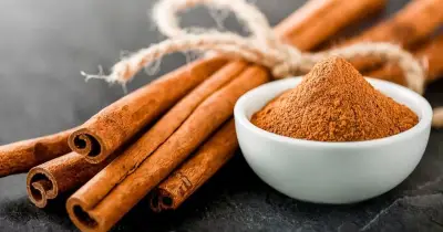 খালি পেটে দারুচিনি পানি: উপকার ও সতর্কতা