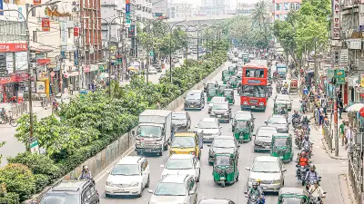 ঢাকায় বাস কম, ব্যক্তিগত গাড়ি বেড়েছে, যানজট প্রকট
