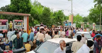 মাদারগঞ্জে পেট্রোল পাম্পে ইটপাটকেল নিক্ষেপ ও মারামারি