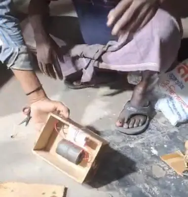 কুষ্টিয়ায় কার্টন বিস্ফোরণে ভ্যানচালক আহত