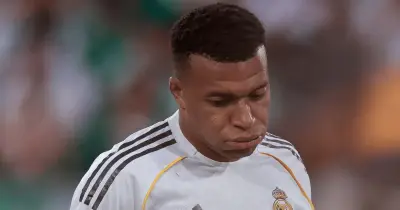 এমবাপ্পের চোট: এল ক্লাসিকোয় অনিশ্চিত, বিশ্বকাপ নিয়ে দুশ্চিন্তা