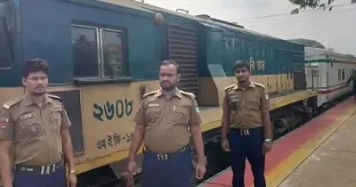 ফেনী রেলস্টেশনে চট্টলা এক্সপ্রেসের ইঞ্জিনে আগুন, আহত ১