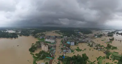দেশজুড়ে ভারী বৃষ্টি, নদীপানিতে বন্যার শঙ্কা