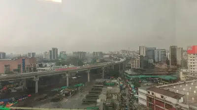 রাজধানীতে টানা বৃষ্টি, ভারী থেকে অতি ভারী বর্ষণের পূর্বাভাস