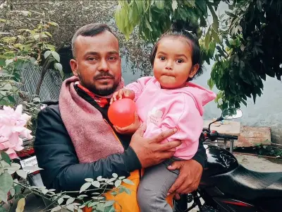 রাজবাড়ীতে বজ্রপাতে পিতার মৃত্যু, কোলের শিশু বেঁচে গেল