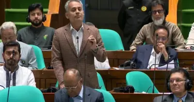 বিরোধী দলের সাংসদদের রাজনীতি শেখার পরামর্শ মন্ত্রীর