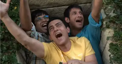 থ্রি ইডিয়টস ২ আসছে: আমির খান দিলেন বড় খবর