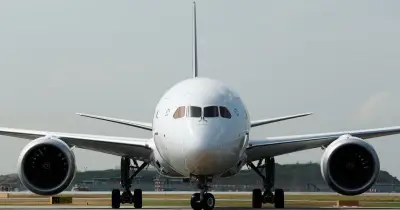 বিমানের বহর সম্প্রসারণে বোয়িংয়ের সঙ্গে ৩৭ হাজার কোটি টাকার চুক্তি