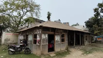 ময়মনসিংহের ফুলবাড়িয়া উপস্বাস্থ্য কেন্দ্রের জীর্ণ অবস্থা: স্থায়ী স্থাপনার আশ্বাস দিলেন স্বাস্থ্যমন্ত্রী