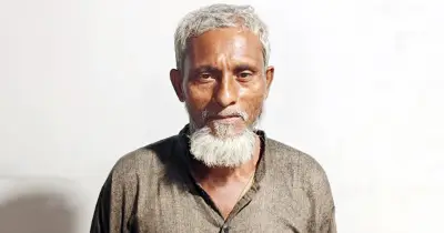 সাতক্ষীরার কৃষক মোহাম্মদ আলী: ৮৫৮টি কবর খুঁড়ে মানুষের সেবায় নিবেদিত জীবন