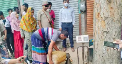 ফরিদপুরে অবৈধ পেট্রল মজুত ও অতিরিক্ত দামে বিক্রির অভিযানে ব্যবসায়ীর ২০ হাজার টাকা জরিমানা