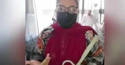 সন্ত্রাসী সুব্রত বাইনের মেয়ে খাদিজা ইয়াসমিনকে গ্রেফতার দেখানোর আদালতের নির্দেশ