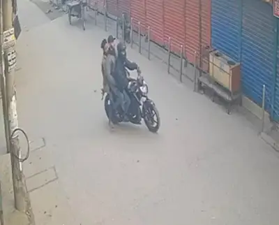 নারায়ণগঞ্জে কলেজশিক্ষকের ছিনতাই: সিসিটিভি ফুটেজ সত্ত্বেও চার দিনেও গ্রেপ্তার নেই