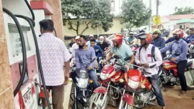 বাঞ্ছারামপুরে তেল সংকটে বিক্ষোভ, ইরান থেকে জাহাজ বাতিল ও প্রধানমন্ত্রীর সঙ্গে পূজা উদযাপন