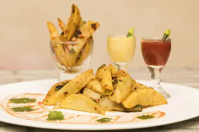 ক্রিস্পি আলুর ওয়েজেস তৈরির সহজ রেসিপি: ঘরেই তৈরি করুন মুখরোচক স্ন্যাক