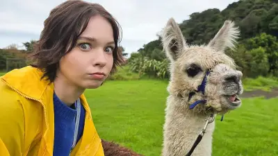 এমা মায়ার্সের জন্মদিন: নাচ থেকে হলিউডের আলোচিত অভিনেত্রী হয়ে ওঠার গল্প