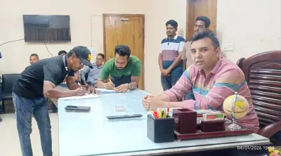 কুমিল্লার চান্দিনায় দুই সাংবাদিকের আটক: মুচলেকায় মুক্তি, ভূমি কর্মকর্তা প্রত্যাহার