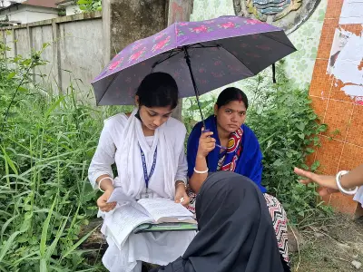 এইচএসসি পরীক্ষার আগে কেন্দ্রের বাইরে পড়াশোনা ও পদ্মা নদীর গুরুত্বপূর্ণ ভূমিকা