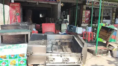 মাদারীপুরে আধিপত্য বিরোধে হাতবোমা বিস্ফোরণ, দোকান লুটপাট ও সংঘর্ষ