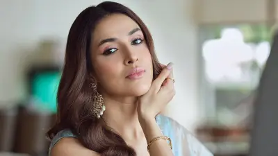 বাংলাদেশে প্রাকৃতিক ত্বক পরিচর্যায় নতুন ট্রেন্ড: হাল ফ্যাশনের বিশেষ প্রতিবেদন