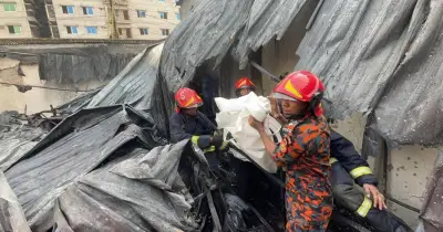 কদমতলীতে গ্যাসলাইটার কারখানায় ভয়াবহ অগ্নিকাণ্ড: ৪ মরদেহ উদ্ধার, আহত ১