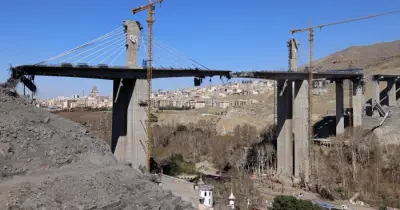 ইরানের 'শিশু' সেতু ধ্বংসে প্রকৌশলীর অশ্রু, ট্রাম্পের গর্বিত দাবি