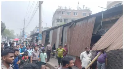 ঢাকার ফুটপাত ও সড়কের অবৈধ দখল উচ্ছেদে ডিএমপির অভিযান: ৩.৭ লাখ টাকা জরিমানা ও ১৩ জনের কারাদণ্ড