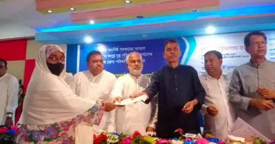 খুলনায় বিগত সরকারের সময়ে নিখোঁজ ও নির্যাতিত পরিবারদের মধ্যে চেক বিতরণ