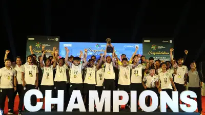 হাতিরঝিলে সংবর্ধনা পেল সাফ চ্যাম্পিয়ন বাংলাদেশ অনূর্ধ্ব-২০ ফুটবল দল