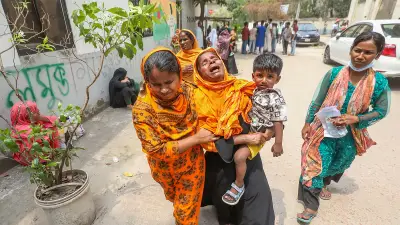 কারখানা অগ্নিকাণ্ডে নিহতদের স্বজনদের মর্মন্তুদ দৃশ্য: মর্গের সামনে হাহাকার