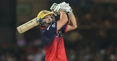 টিম ডেভিডের ছক্কা তাণ্ডবে চেন্নাইকে হারালো বেঙ্গালুরু, আইপিএলে রেকর্ড