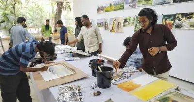 ঢাকা বিশ্ববিদ্যালয়ের চারুকলায় বৈশাখী উৎসবের প্রস্তুতি: লোকজ ও পপ কালচারের মেলবন্ধন