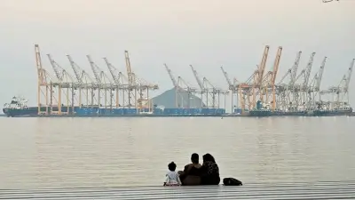 ওমান-ইরান আলোচনায় হরমুজ প্রণালি খোলার সম্ভাবনা, মধ্যপ্রাচ্যে যুদ্ধের উত্তাপ